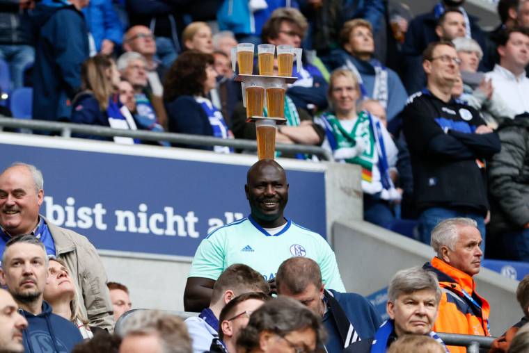 Incroyable mais vrai : Schalke remporte un trophée !