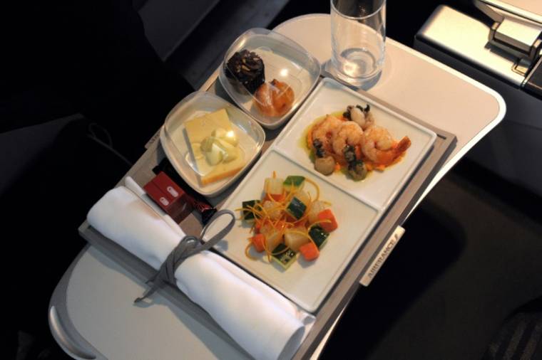 Presentation of a meal in an Air France A319, March 18, 2015 in Roissy (AFP / ERIC PIERMONT)