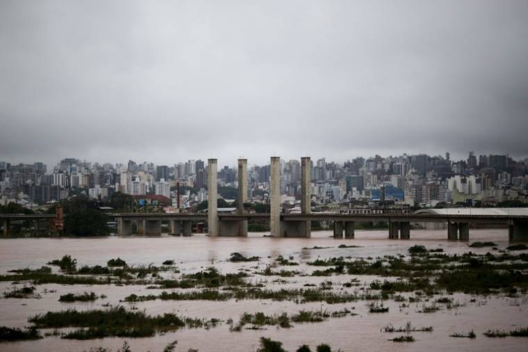 Inondations à Porto Alegre, dans l'Etat du Rio Grande do Sul, le 3 mai 2024 au Brésil ( AFP / Anselmo Cunha )