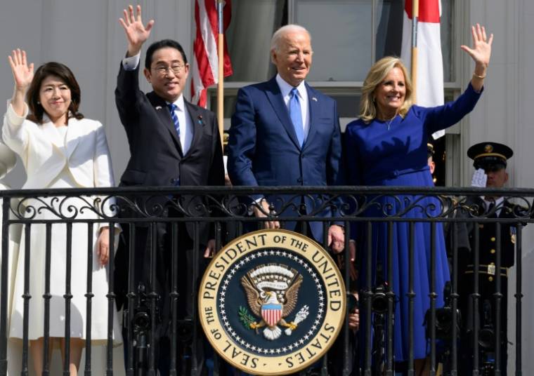 Yuko Kishida et son mari le Premier ministre japonais Fumio Kishida et le président américain Joe Biden et sa femme Jill Biden à la Maison Blanche à Washington, le 10 avril  2024 ( AFP / Mandel NGAN )