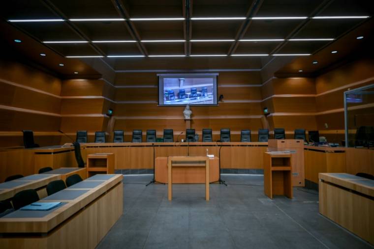 La salle d'audience du palais de justice de Grenoble avant le procès en appel de Gabriel Fortin devant la Cour d'assises de l'Isère, le 13 mai 2024 ( AFP / OLIVIER CHASSIGNOLE )