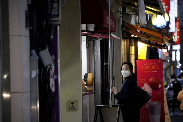 CORONAVIRUS:LE NOMBRE DE CAS DE CONTAMINATION RALENTIT EN CHINE