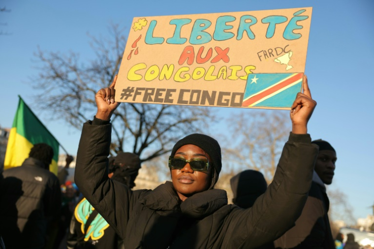 Manifestation à Paris pour dénoncer le manque de soutien international face à l'offensive du groupe armé M23 soutenu par le Rwanda dans l'Est de la République démocratique du Congo, le 1er février 2025 ( AFP / Thomas SAMSON )