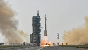 Décollage de la fusée Longue Marche-2F vers la station spatiale Tiangong le 30 mai 2023 à Jiuguan, dans le nord-ouest de la Chine ( AFP / Hector RETAMAL )
