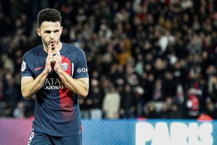 L'attaquant portugais Gonçalo Ramos célèbre son but pour le Paris SG contre Lyon, lors de la 30e journée de Ligue 1, le 21 avril 2024 au Parc des Princes ( AFP / Guillaume BAPTISTE )