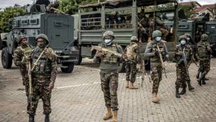 Des soldats déployés avant une nouvelle manifestation anti-gouvernementale à Nairobi, le 27 juin 2024 au Kenya ( AFP / LUIS TATO )
