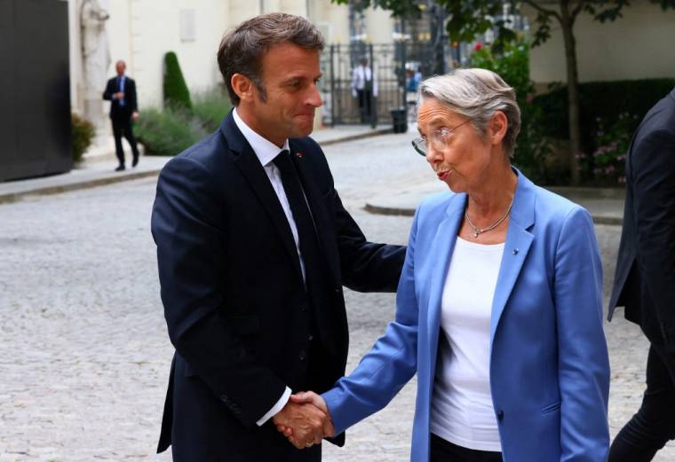 Le président Emmanuel Macron présentera le cap de la France sur la planification écologique le 25 septembre.  ( POOL / YVES HERMAN )