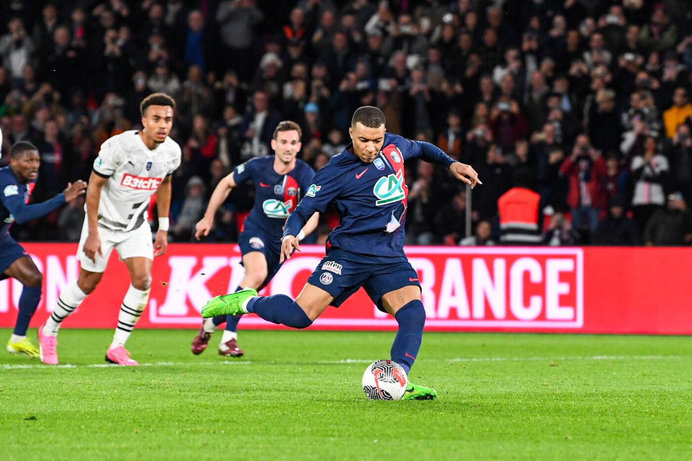 Le PSG écarte Rennes et rallie la finale de la Coupe de France