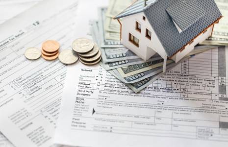 L’Impôt sur la fortune immobilière (IFI) est une taxe sur tout patrimoine immobilier dépassant 1,3 M €. crédit photo : Shutterstok