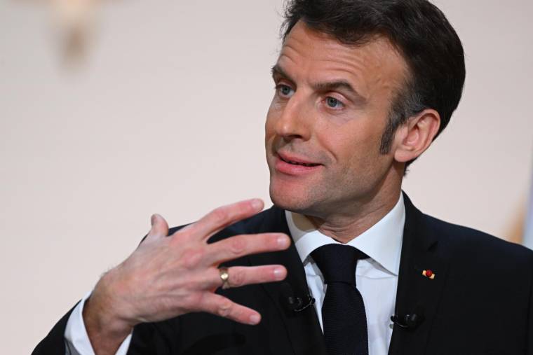Emmanuel Macron, le 27 février 2023, à Paris  ( POOL / Stefano Rellandini )