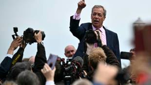 Le nationaliste britannique Nigel Farage lance sa campagne le 4 juin 2024 à Clacton-on-sea ( AFP / Ben Stansall )