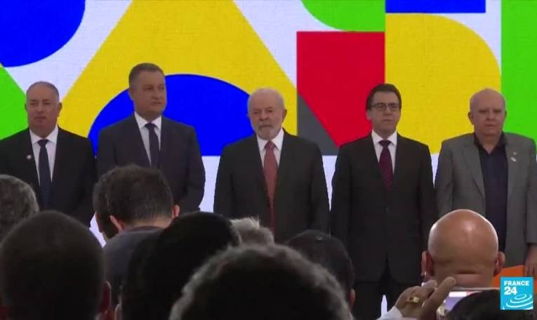 Lula poursuit la purge dans l'armée : le président brésilien s'en ai pris à Jair Bolsonaro