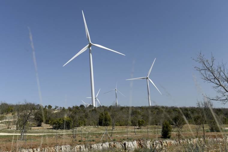 Des éoliennes dans le sud-est de la France.  ( AFP / NICOLAS TUCAT )