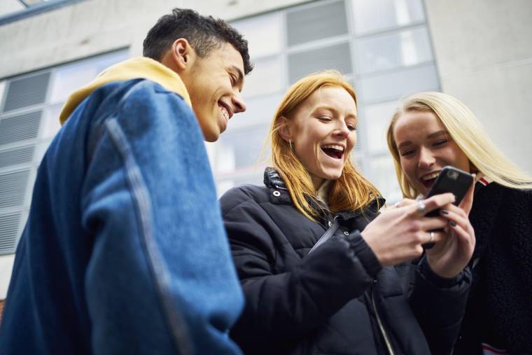Voici les portables les plus populaires auprès des collégiens et lycéens. ( crédit photo : Getty Images )