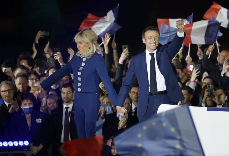 Le président Emmanuel Macron, au Champ de Mars à Paris, lors de sa réélection, le 25 avril 2022. ( AFP / Ludovic MARIN )