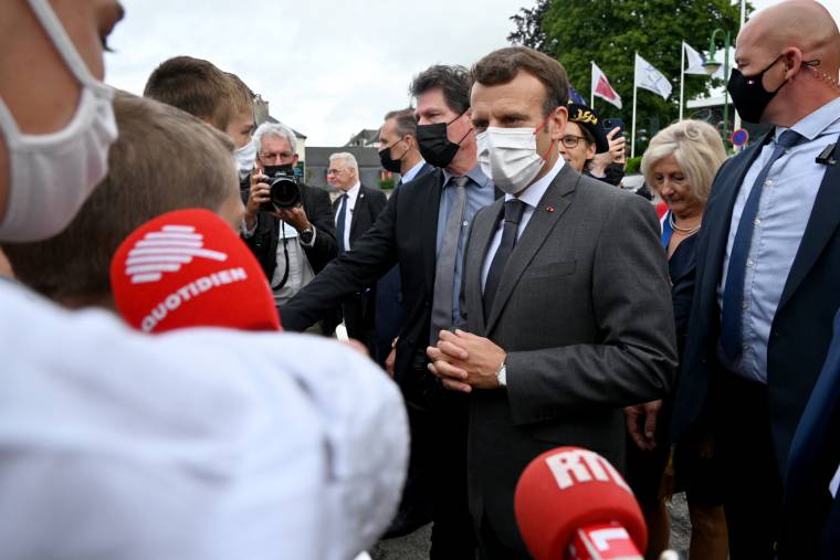 Emmanuel Macron, le 17 juin 2021, à Poix-de-Picardie ( AFP / DENIS CHARLET )