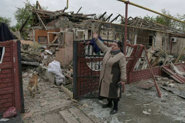 Après un bombardement attribué par les autorités locales à une frappe ukrainienne à Donestk en Ukraine, en zone contrôlée par la Russie, le 26 avril 2024 ( AFP / - )