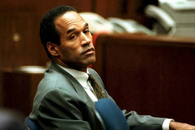 O.J. Simpson dans un tribunal de Los Angeles le 8 décembre 1994 ( AFP / POOL )