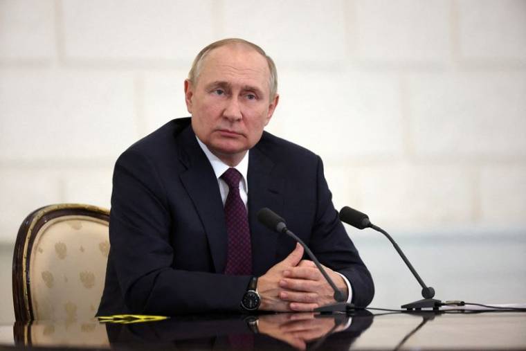Photo d'archives : Le président russe Poutine assiste à une conférence de presse à Sotchi