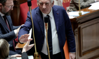 Le Premier ministre François Bayrou à son arrivée à l'Assemblée nationale le 19 février 2025, à Paris ( AFP / STEPHANE DE SAKUTIN )