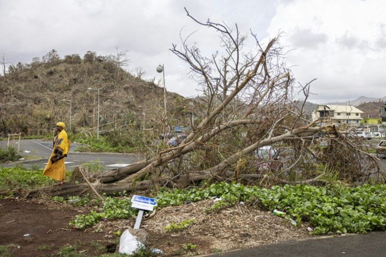 Mamoudzou, capitale de Mayotte, après le passage du cyclone Chido sur l'archipel, le 23 décembre 2024 ( AFP / PATRICK MEINHARDT )