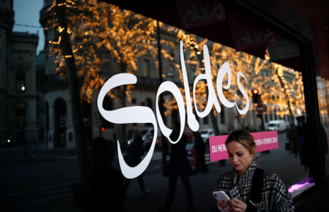 Premier jour des soldes d'hiver en France