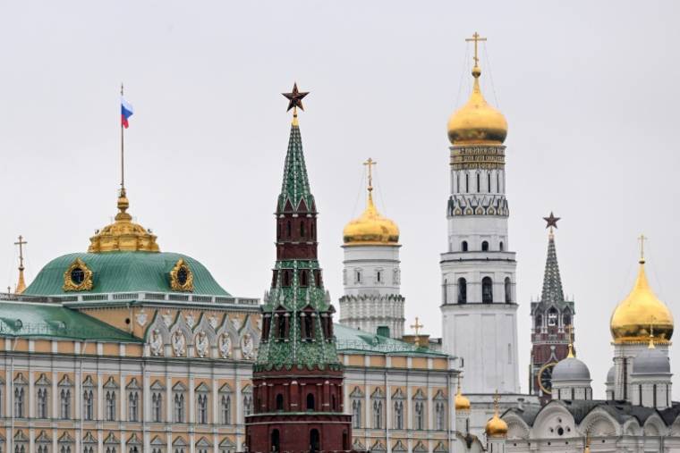 Vue du Kremlin et de la cathédrale Ivan le Grand avant la cérémonie d'investiture du président russe élu Vladimir Poutine au Kremlin, le 7 mai 2024 à Moscou ( AFP / NATALIA KOLESNIKOVA    )