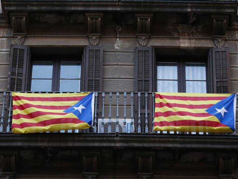 LES CATALANS VOTENT OUI EN MASSE, MADRID DÉNONCE UN SIMULACRE