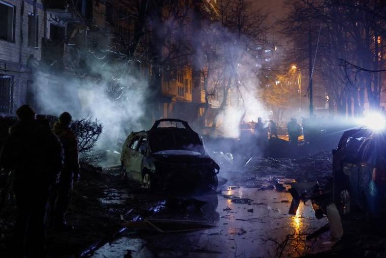 Conséquences d'un tir de missile russe à Kiev