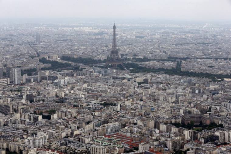 LA MAIRIE DE PARIS ANNONCE UN PLAN D'INVESTISSEMENT DE 10 MILLIARDS D'EUROS