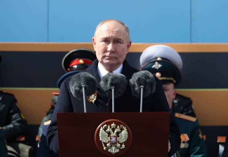 Le président russe Vladimir Poutine lors d'un discours à l'occasion du 79e anniversaire de la victoire de l'Union soviétique sur l'Allemagne nazie, le 9 mai 2024 à Moscou ( POOL / Mikhail KLIMENTYEV )