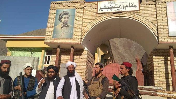 AFGHANISTAN: LES TALIBAN ANNONCENT CONTRÔLER LE PANCHIR, L'OPPOSITION DÉCLARE QUE LA RÉSISTANCE CONTINUERA