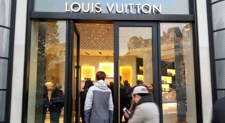 Le titre du numéro un mondial du luxe gagne 2% sur un an. (© L. Grassin)