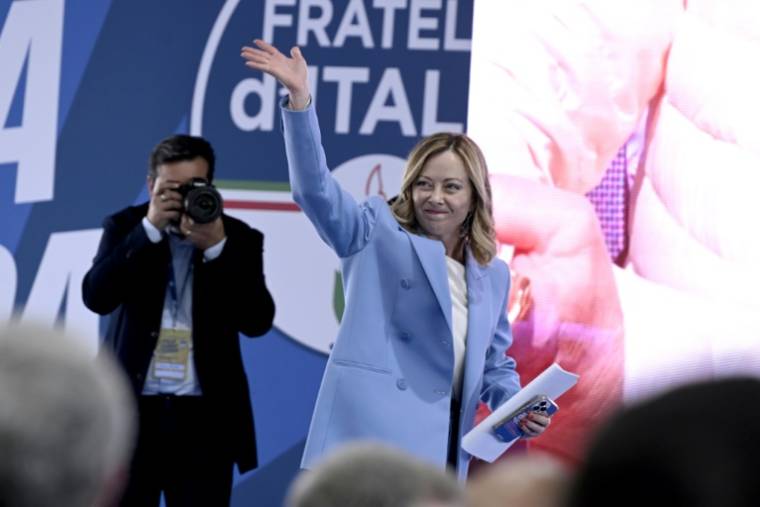 La cheffe du gouvernement italien Giorgia Meloni lors d'un congrès de son parti d'extrême-droite dans la ville de Pescara sur l'Adriatique, le 28 avril 2024 ( AFP / Tiziana FABI )