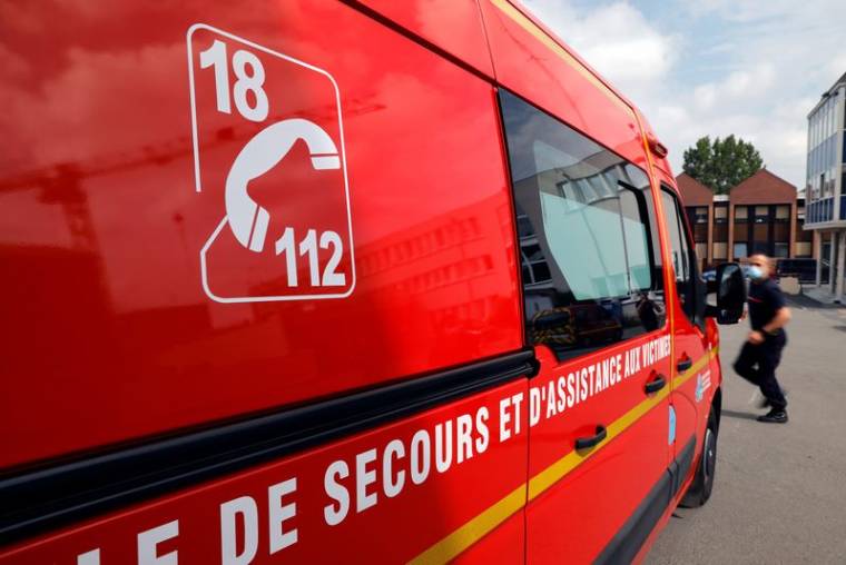 Les pompiers quittent leur caserne pour une urgence à Arras