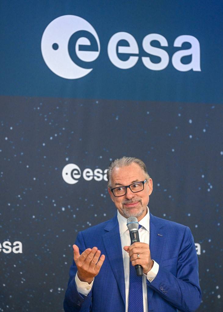 Le directeur de l'Agence spatiale européenne (ESA) Josef Aschbacher durant une conférence de presse à Cologne (Allemagne) le 3 mai 2023.  ( AFP / INA FASSBENDER )