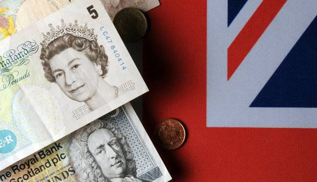 L'association du ''quantitative easing'' et d'une baisse de la fiscalité serait-elle la recette miracle britannique qui manque à la zone euro ?