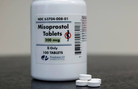 Une boîte de pilules de Misoprostol, le 13 avril 2023 à Rockville (Maryland), aux Etats-Unis ( GETTY IMAGES NORTH AMERICA / Anna Moneymaker )