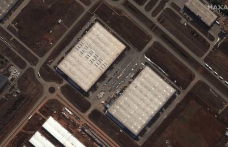 La zone économique spéciale d'Alabouga vue par satellite le 4 mars 2023, site en Russie qui pourrait, selon Washington, accueillir une usine de drone avec du matériel d'Iran ( Satellite image ©2023 Maxar Technologies / Handout )
