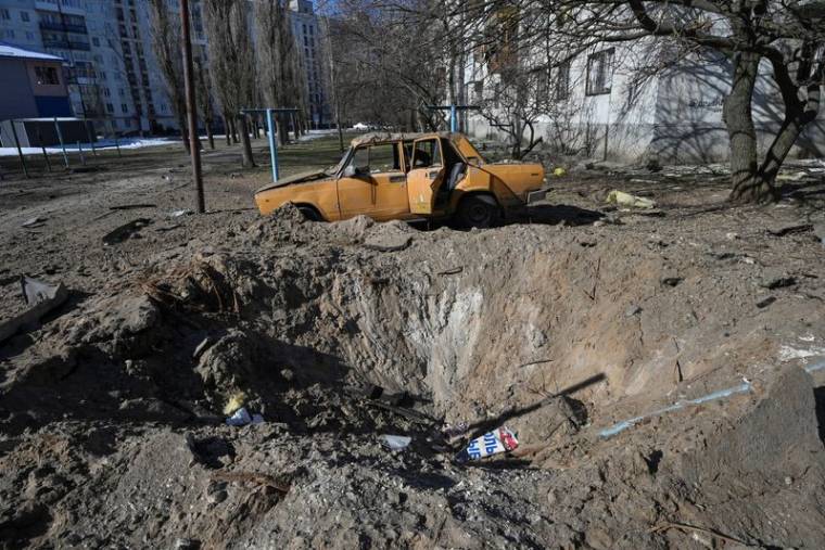 UKRAINE: LE GOUVERNEUR DE LOUHANSK RÉCLAME PLUS D'ÉVACUATIONS DE CIVILS