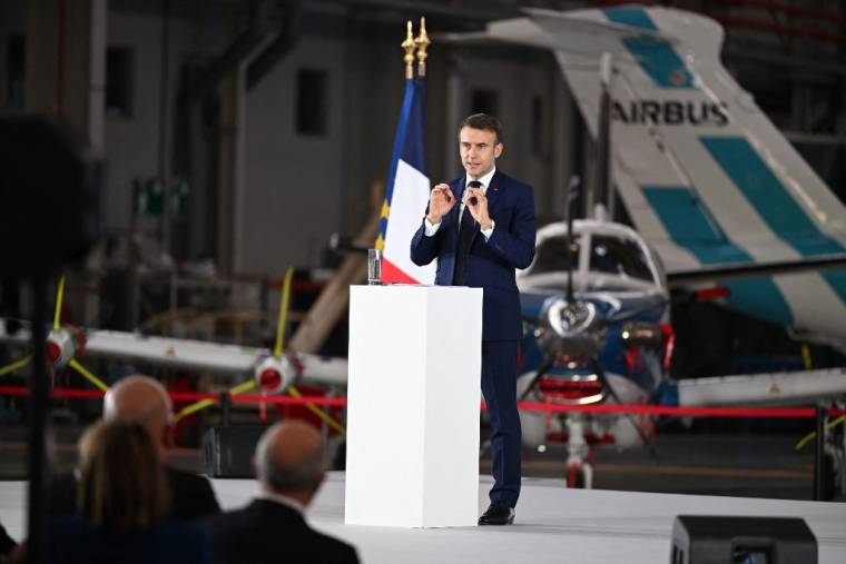Emmanuel Macron à Toulouse, le 11 décembre 2023. ( POOL / CAROLINE BLUMBERG )