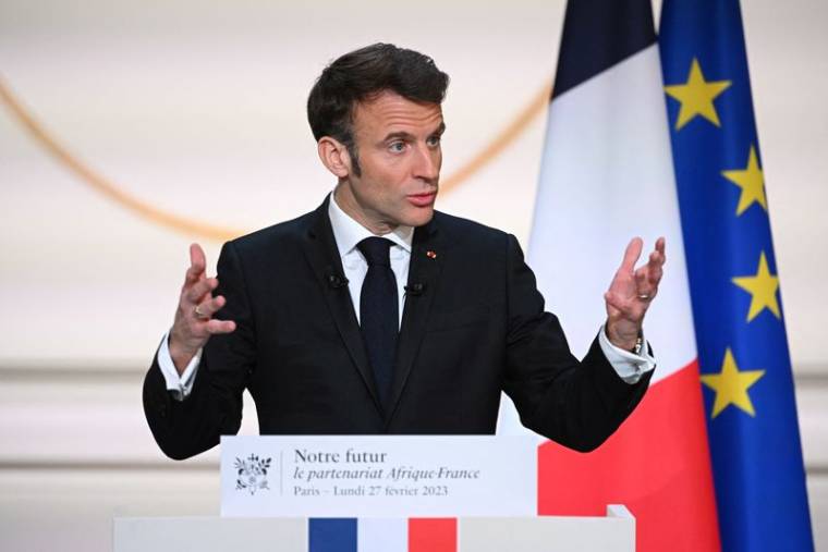 Le président Emmanuel Macron présente la stratégie rénovée de la France pour l'Afrique avant sa visite en Afrique centrale, à Paris