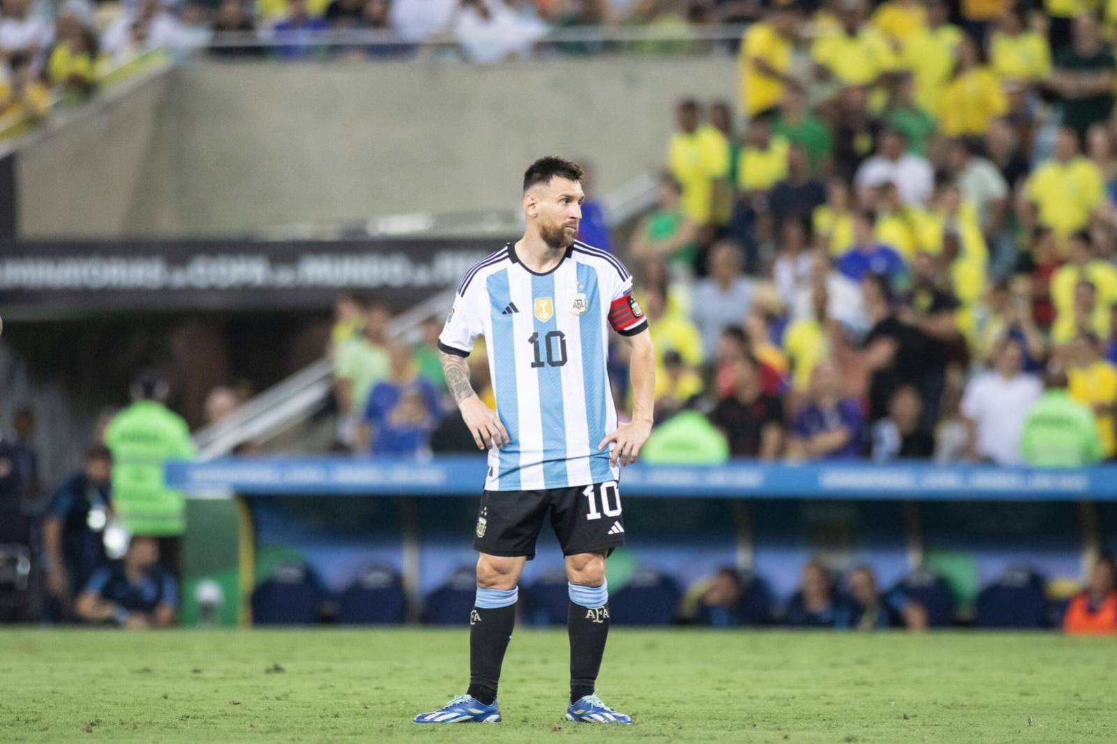 Lionel Messi rend hommage à César Luis Menotti