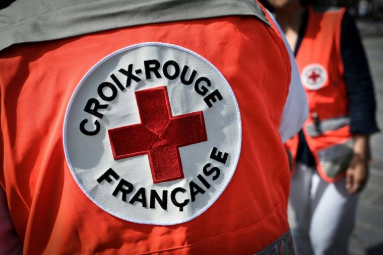 La Croix-Rouge française fête samedi ses 160 ans, dans un contexte délicat mais avec un engagement des Français qui ne se dément pas ( AFP / STEPHANE DE SAKUTIN )
