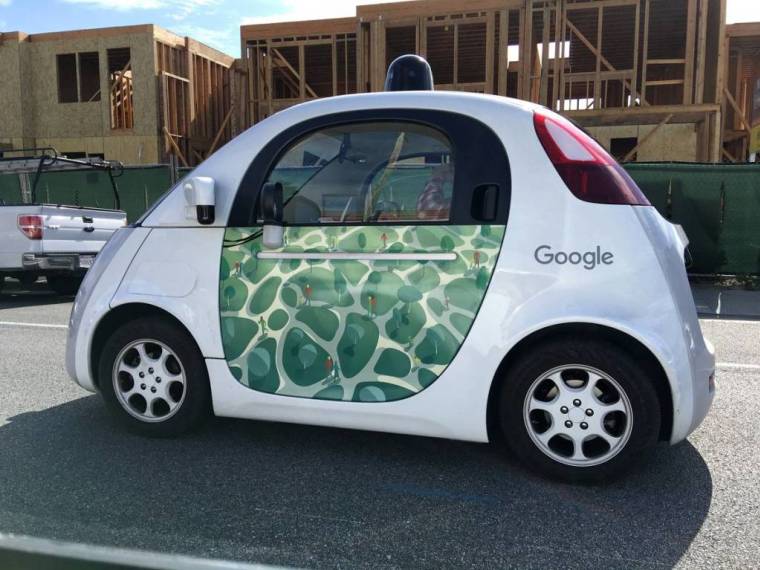 La voiture autonome de google est à présent concurrencée par de nombreux projets