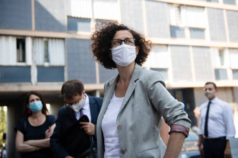 Emmanuelle Wargon à Marseille, le 30 juillet 2020. ( AFP / CLEMENT MAHOUDEAU )