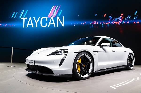 La Porsche Taycan : une petite révolution technologique (Crédits photo : Shutterstock)