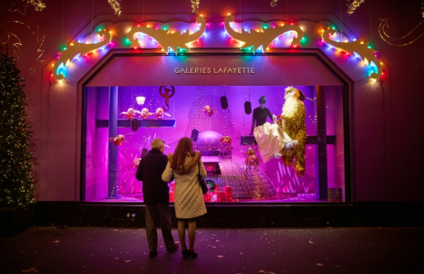 Les vitrines de Noël des Galeries Lafayette Paris Haussmann, le 25 novembre 2024 ( AFP / Kiran RIDLEY )