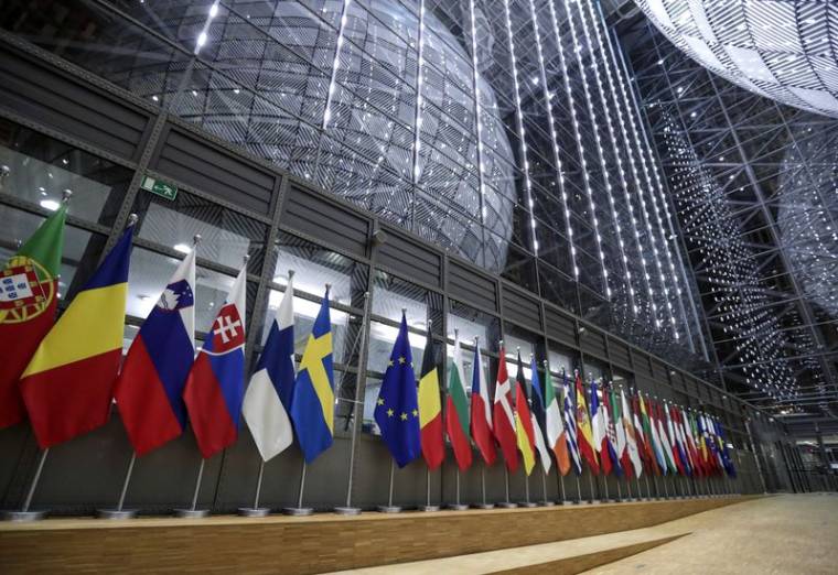 Drapeaux des pays de l'Union européenne au Conseil de l'Union européenne à Bruxelles