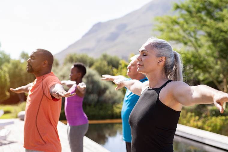 Pratiquer le Yoga en restant tendance (Crédits photo : Shutterstock)